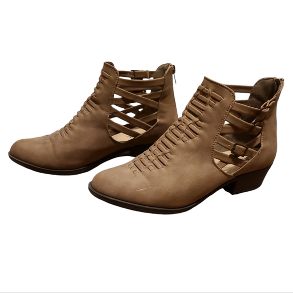 JustFab Kadence Beige Caged Zip & Buckle Booties Sz 9 - Picture 2 of 6